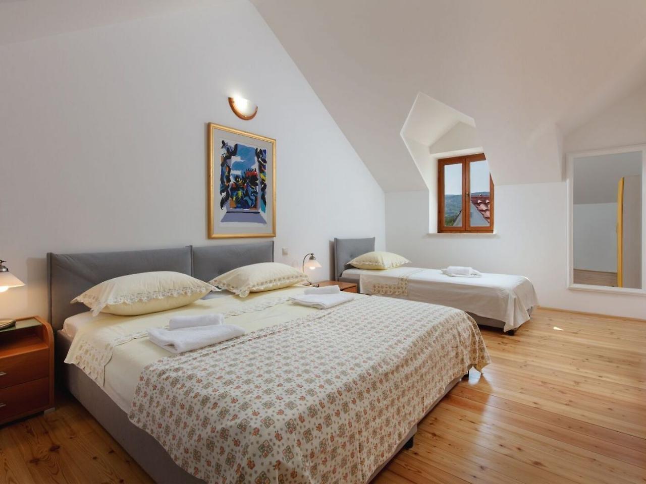 Villa Dubrava Tranquil Retreat Nestled In An Olive Grove For Serene Escapes Pucisca Exterior foto
